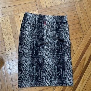 Hardtail pencil skirt